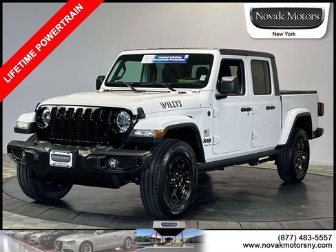 Used 2021 Jeep Gladiator Willys image 4