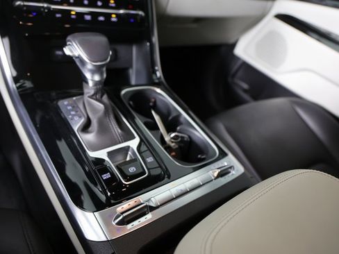 Certified 2024 Kia Carnival SX image 20