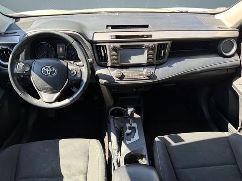 Used 2018 Toyota RAV4 XLE FWD image 16