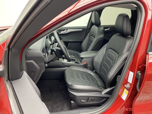 New 2024 Ford Escape PHEV w/ PHEV Premium Package image 9