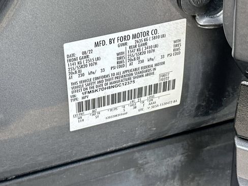 Used 2022 Ford Explorer XLT w/ Equipment Group 202A RWD image 27