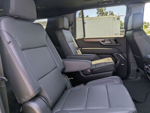 New 2026 GMC Yukon XL Denali w/ Sun & Power Step Package AWD/4WD image 14