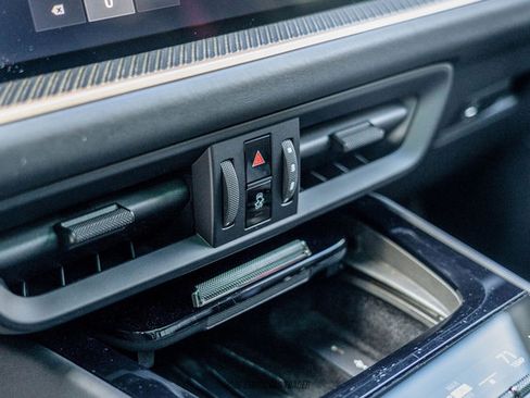 Used 2024 Porsche Cayenne S image 36