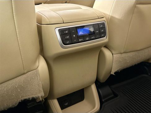 Used 2016 Toyota Highlander Limited image 40