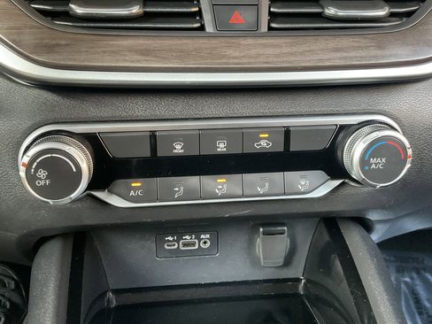 Used 2024 Nissan Altima 2.5 SV image 15