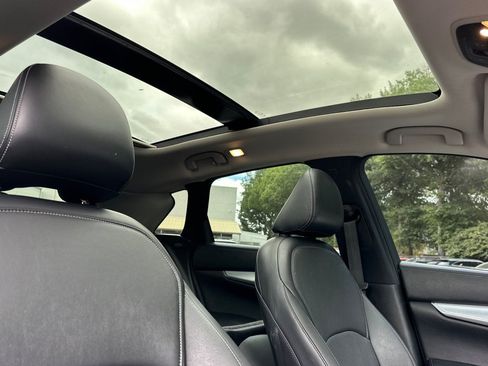 Used 2020 INFINITI QX50 Luxe w/ Navigation Package FWD image 19