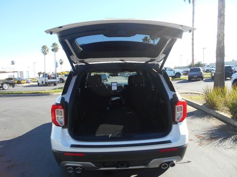 Used 2021 Ford Explorer Platinum w/ Equipment Group 601A image 11