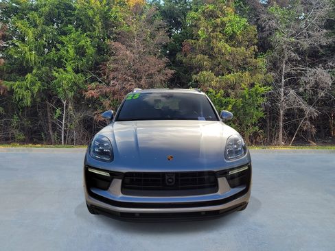 Used 2025 Porsche Macan AWD/4WD image 2