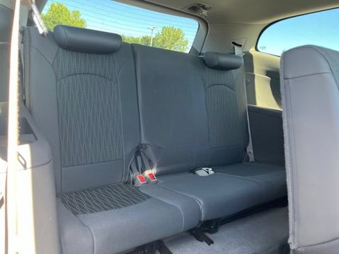 Used 2013 Chevrolet Traverse LT FWD image 16