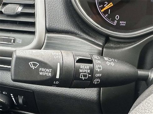 Certified 2022 Jeep Grand Cherokee Limited image 35