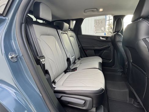 Certified 2025 Ford Escape Platinum w/ Premium Technology Package image 24