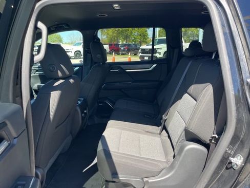 Used 2025 GMC Acadia Elevation image 32