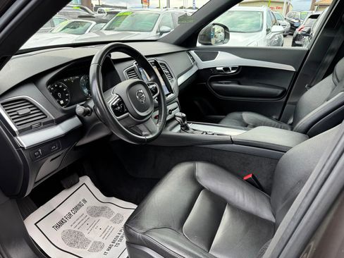 Used 2018 Volvo XC90 T6 Momentum w/ Convenience Package image 11