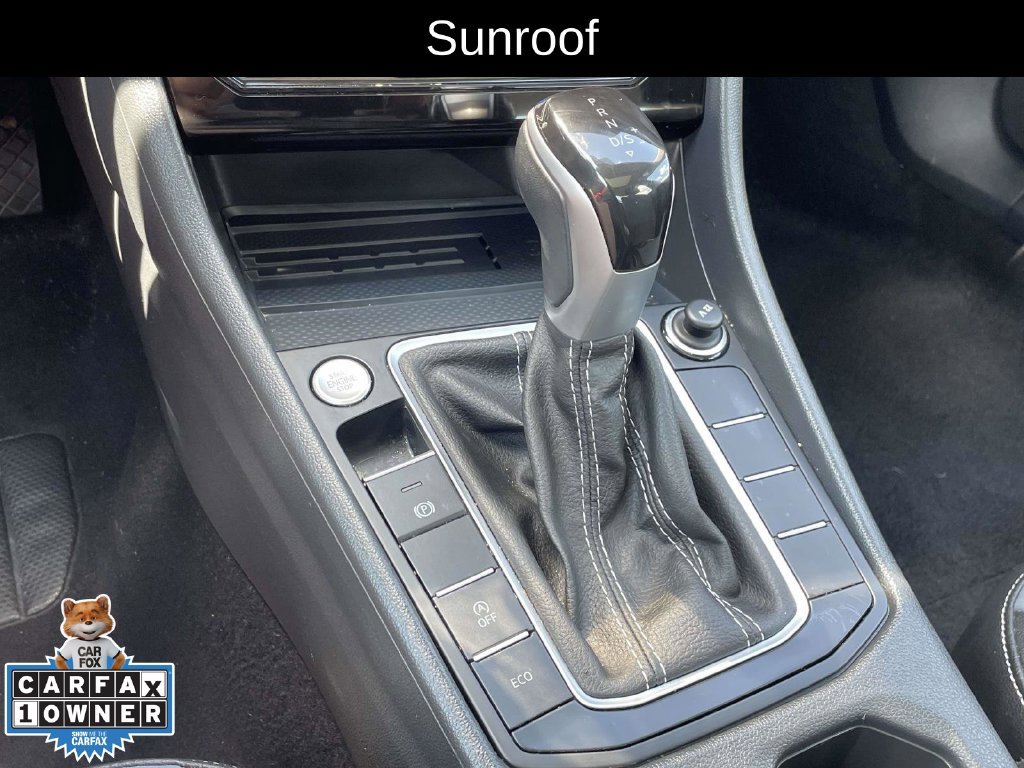 Used 2025 Volkswagen Jetta SE FWD image 22