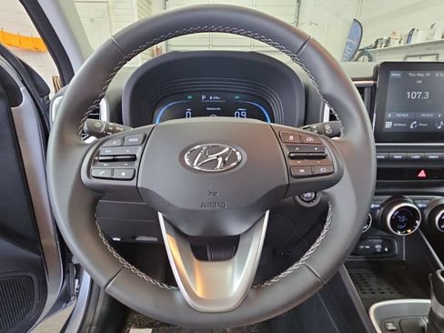 Used 2026 Hyundai Venue SEL FWD image 9
