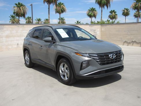 Used 2024 Hyundai Tucson SEL FWD image 2
