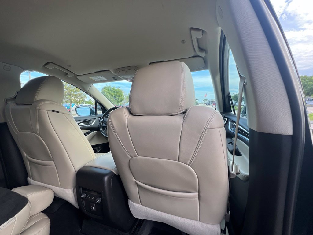 Used 2020 Buick Enclave Essence FWD image 18