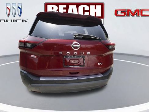 Used 2021 Nissan Rogue SV FWD image 4