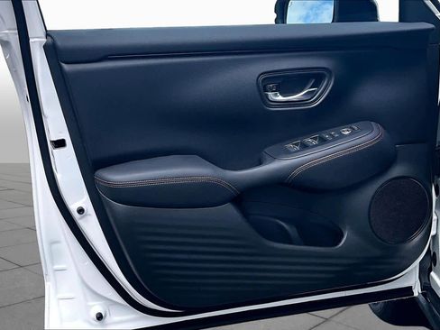 Certified 2025 Honda HR-V Sport image 21