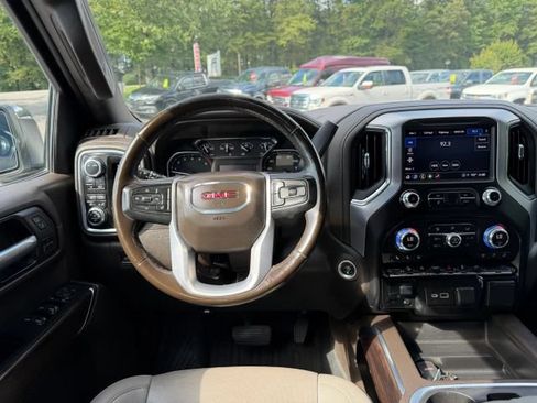 Used 2021 GMC Sierra 1500 SLT w/ SLT Convenience Package AWD/4WD image 13