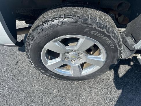 Used 2018 Chevrolet Silverado 1500 LT w/ All Star Edition image 27