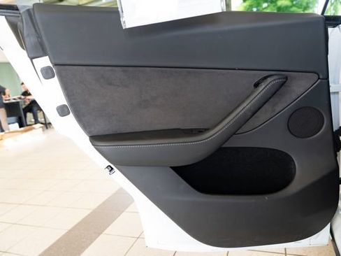 Used 2023 Tesla Model Y Long Range AWD/4WD image 25