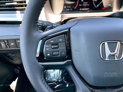 Certified 2025 Honda Odyssey Touring image 24