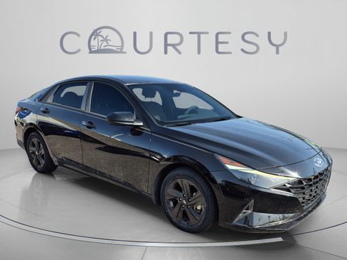 Certified 2023 Hyundai Elantra SEL FWD image 7