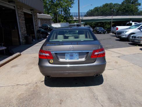 Used 2010 Mercedes-Benz E 350 4MATIC Sedan image 5