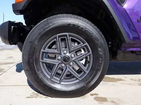 New 2026 Jeep Gladiator Sport image 25