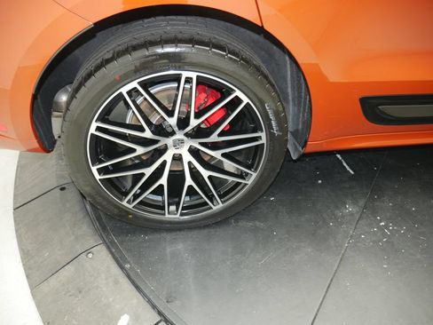 Certified 2023 Porsche Macan S AWD/4WD image 16