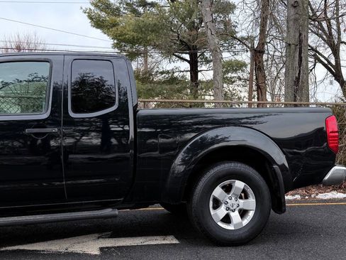 Used 2011 Nissan Frontier SV w/ SV Premium Utility Pkg image 29