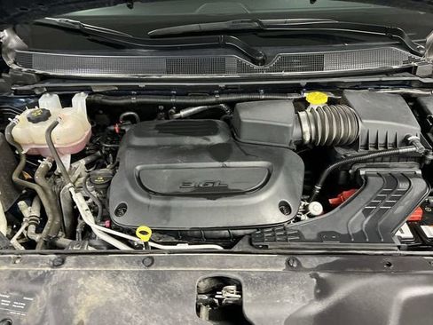 Used 2023 Chrysler Pacifica Touring-L FWD image 29