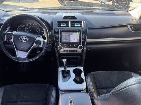 Used 2014 Toyota Camry SE w/ Leather Package FWD image 24