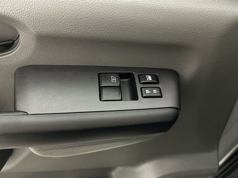 Used 2018 Nissan NV 3500 SV w/ Navigation Package image 17