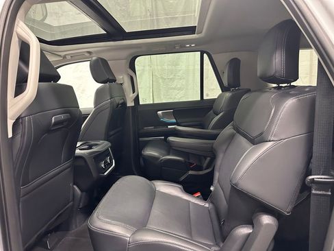 Used 2025 Ford Expedition Max Platinum AWD/4WD image 44