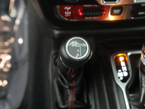 Certified 2018 Jeep Wrangler Unlimited Rubicon image 16