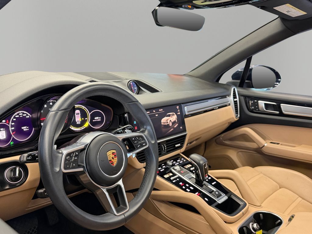 Used 2023 Porsche Cayenne Platinum Edition AWD/4WD image 16