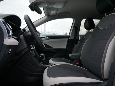 New 2026 Volkswagen Taos SE image 6