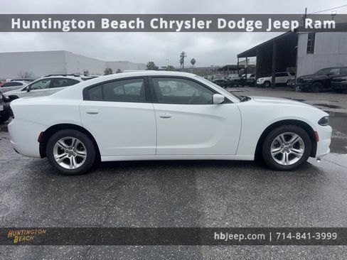 Used 2022 Dodge Charger SXT image 4