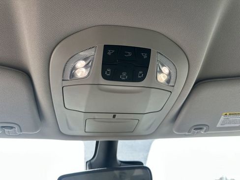 Used 2023 Chrysler Voyager LX FWD image 25