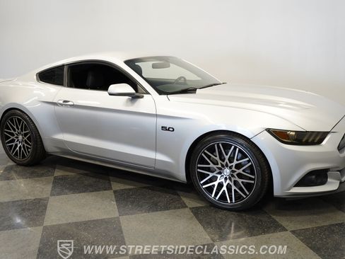 Used 2015 Ford Mustang GT RWD image 16
