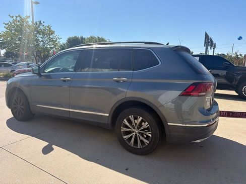 Used 2018 Volkswagen Tiguan SE FWD image 4