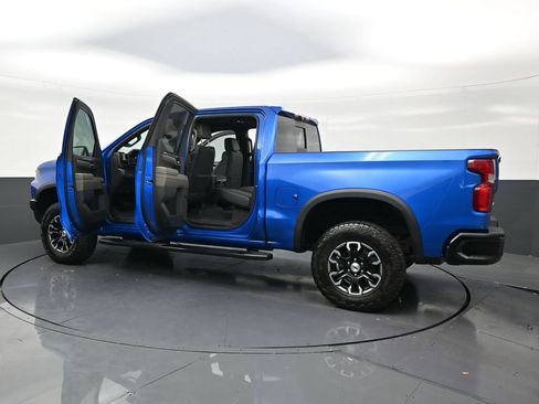 Used 2024 Chevrolet Silverado 1500 ZR2 w/ Technology Package AWD/4WD image 33