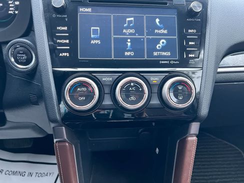 Used 2017 Subaru Forester 2.5i Touring AWD/4WD image 19