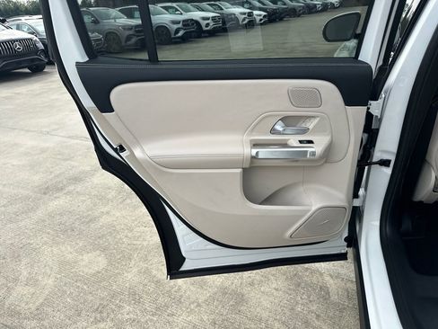 New 2026 Mercedes-Benz GLB 250 image 24
