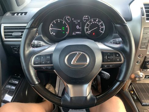 Used 2021 Lexus GX 460 Luxury w/ Accessory Package AWD/4WD image 8