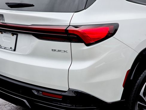 Used 2025 Buick Enclave Sport Touring image 19