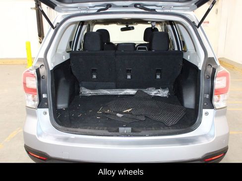 Used 2018 Subaru Forester 2.5i Premium w/ All-Weather Package image 14