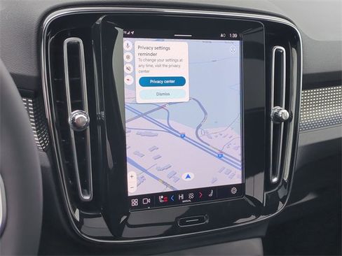 Used 2025 Volvo XC40 B5 Plus image 11